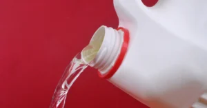 can bleach unclog a toilet